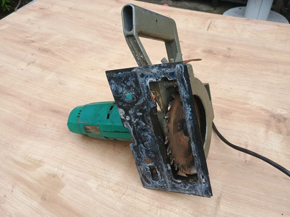 Stara wiertarka celma z przystawką piła