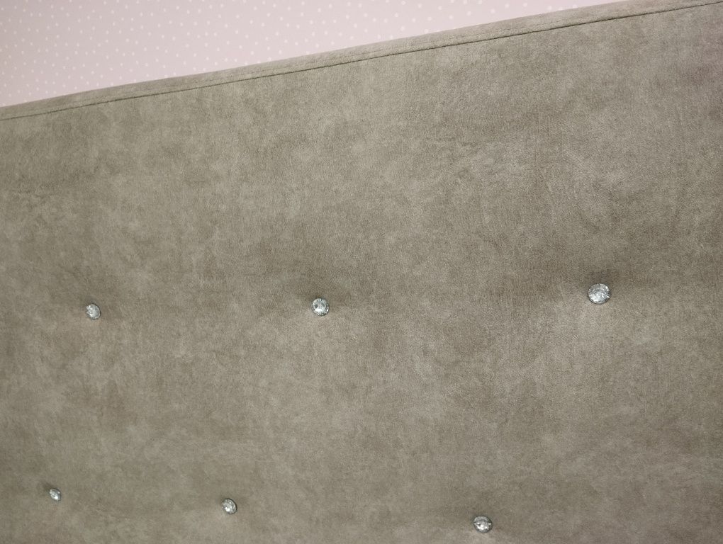 Cama estofada com banqueta 1,60 x 2,00m