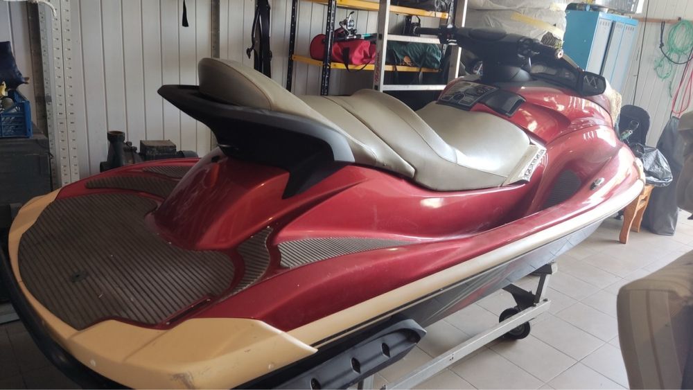 Yamaha FX1800 215лс