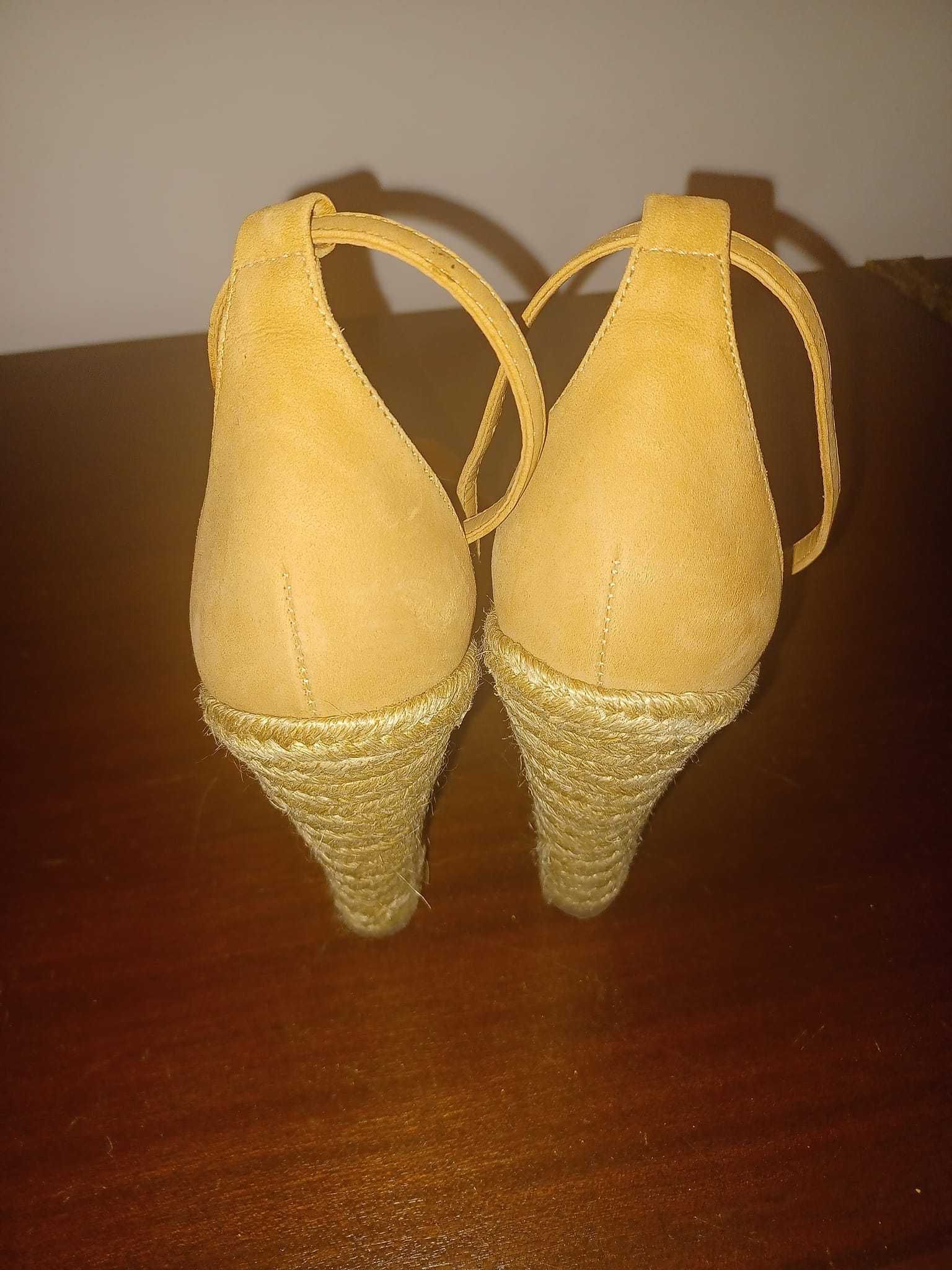 Sandalias de cunha camel da Aldo