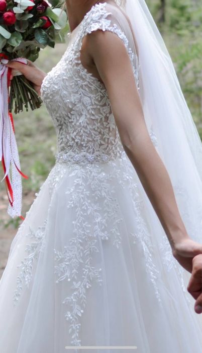 Весільна сукня 42-44