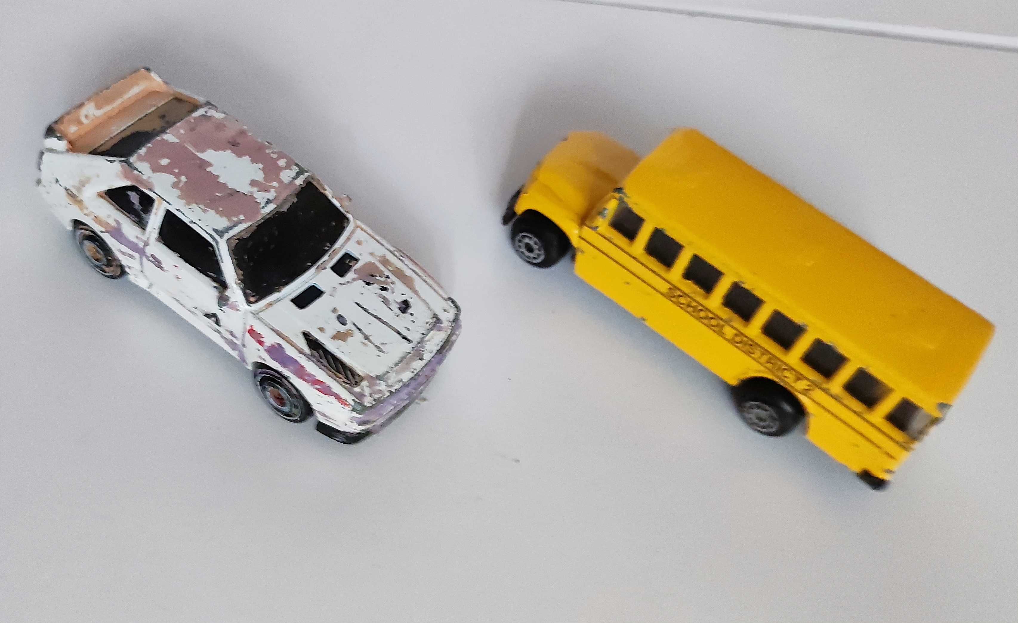 Школьный автобус и Audi Sport Quattro Hot wheels