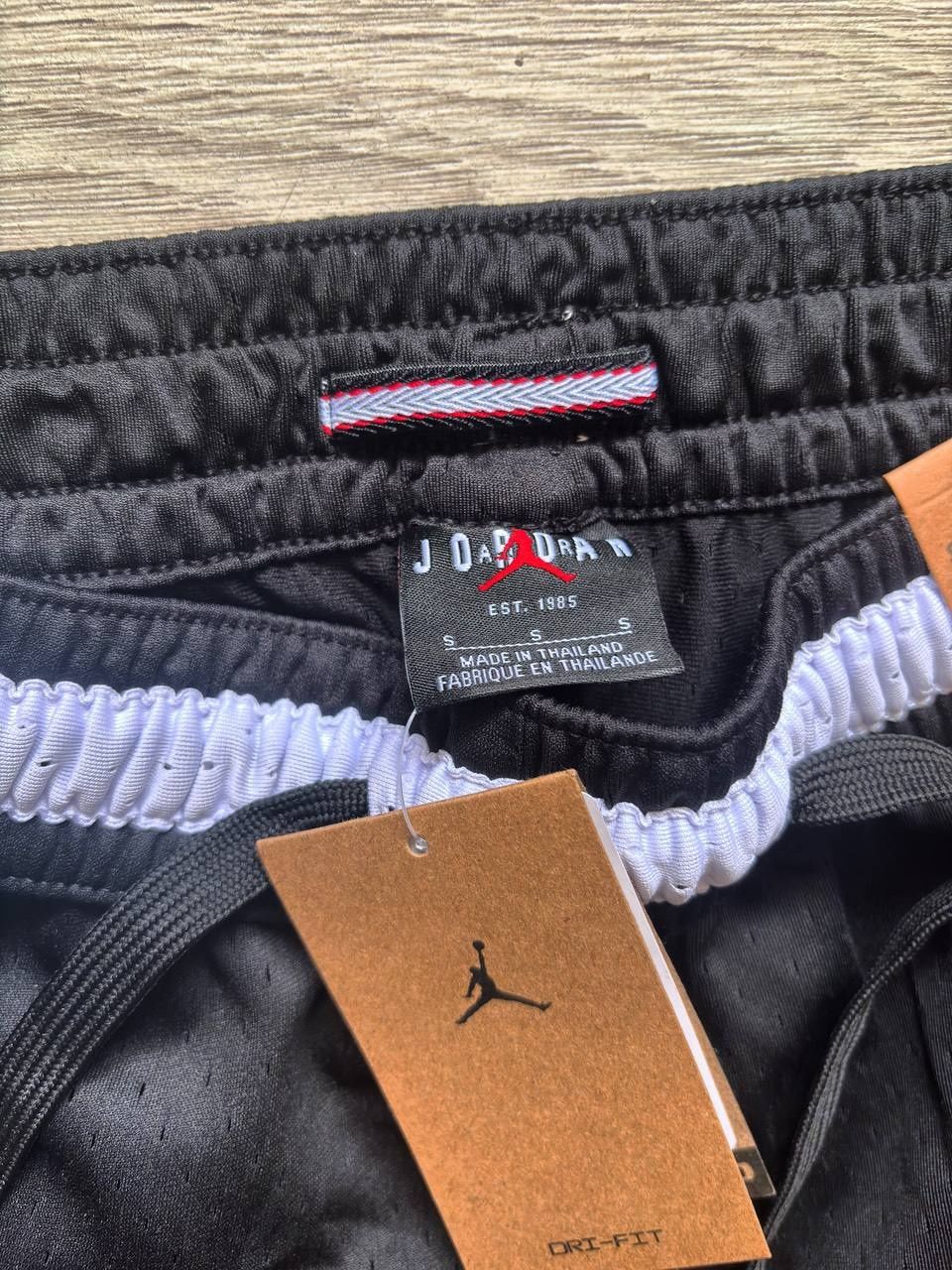 Шорти  Jordan Diamond  та Essential