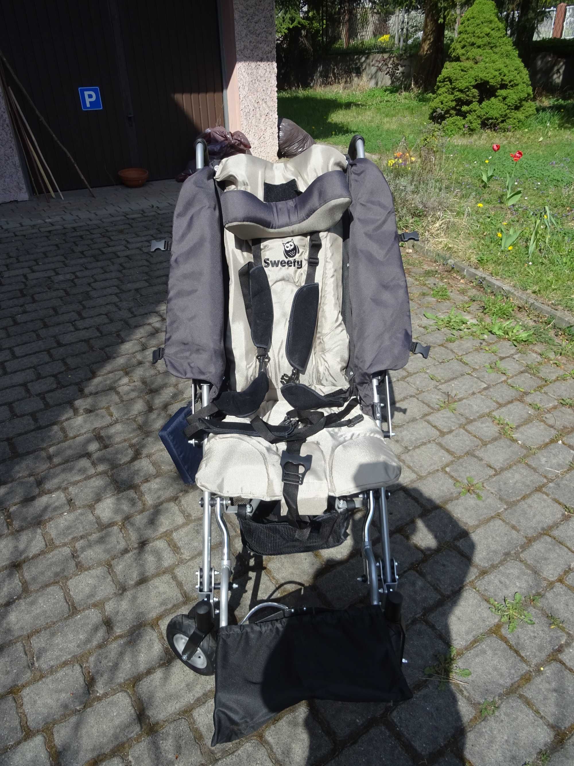 Wózek typu parasolka dla dziecka niepełnosprawnego