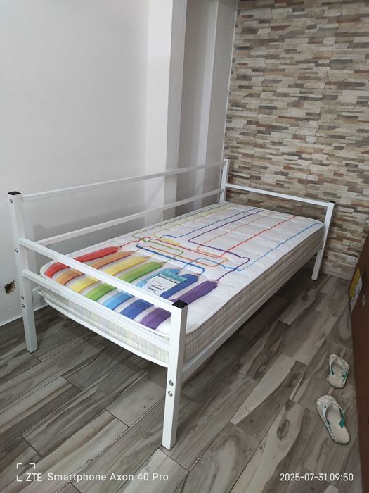 Cama dupla com Colchões