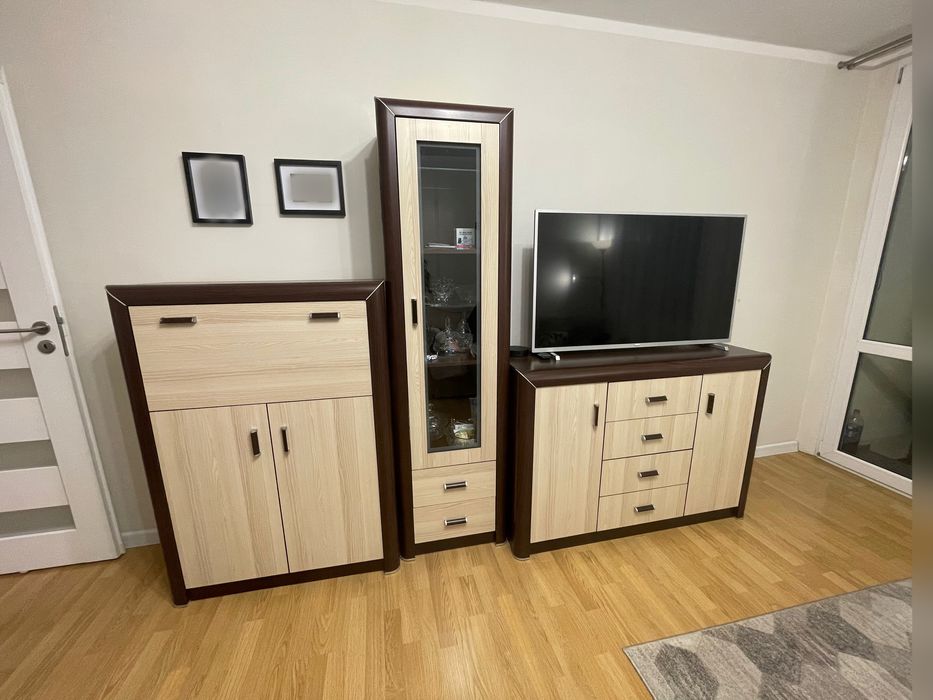 Zestaw mebli do salonu - komoda, witryna, barek