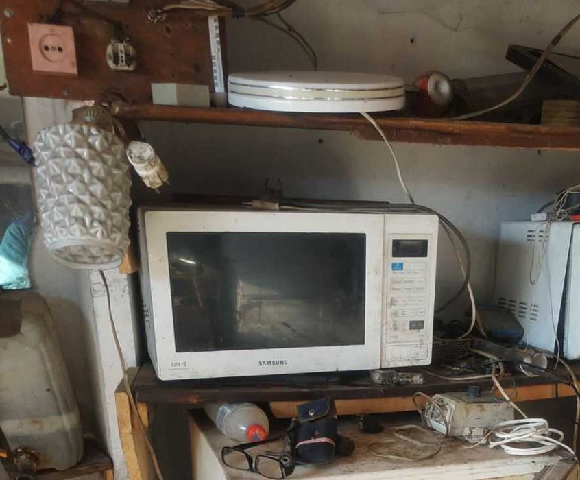 Микроволновая печь Samsung.