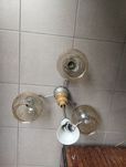 Klasyczna lampa sufitowa z 3 kloszami