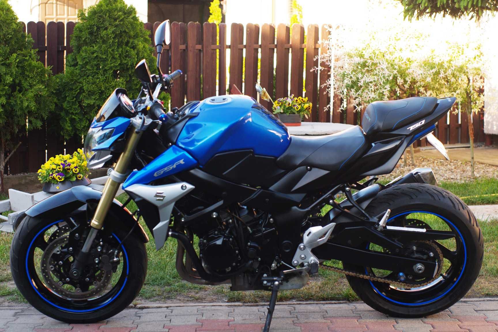 Suzuki gsr 750 bdb stan 2012rok fz8 z800 43tys km raty kredyt