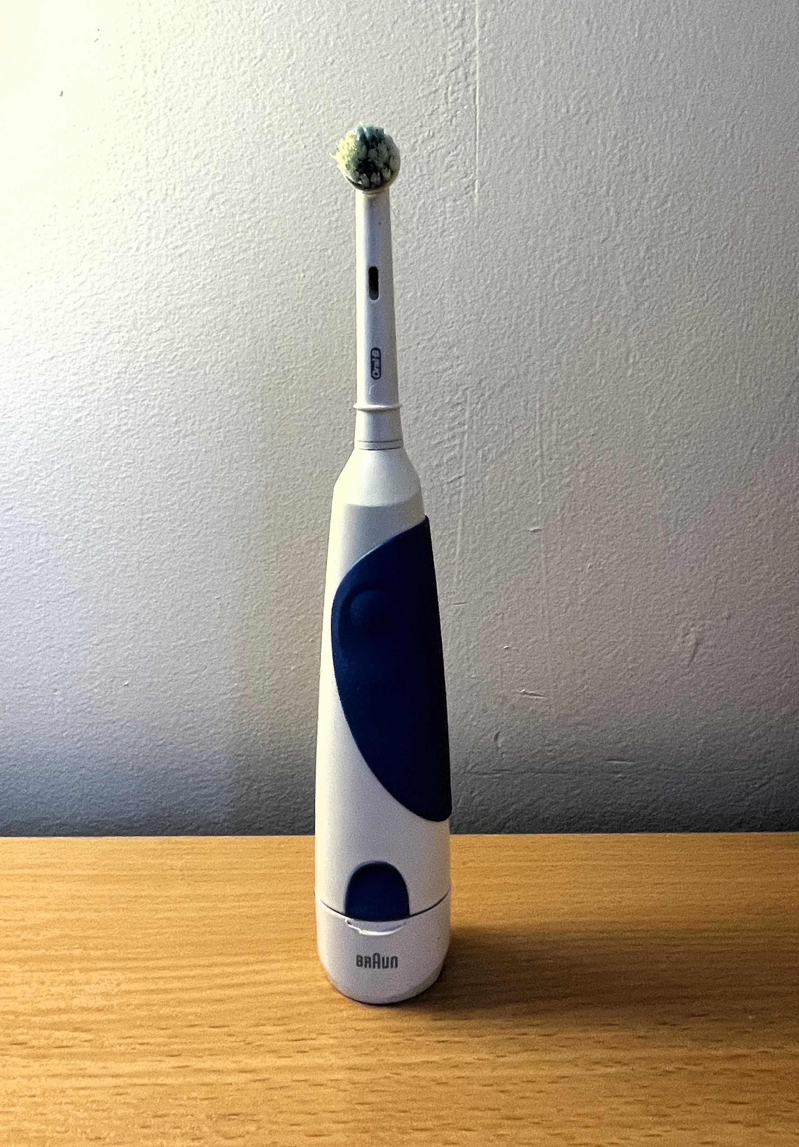 Szczoteczka elektryczna Oral B 4739