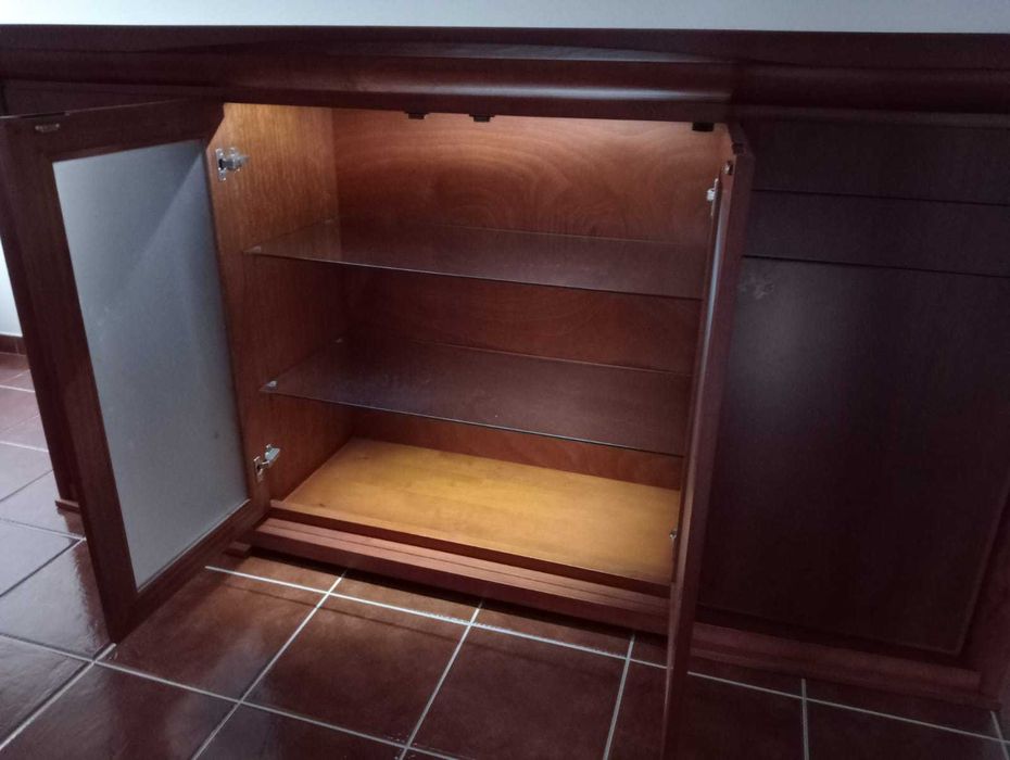 Aparador em cerejeira como novo