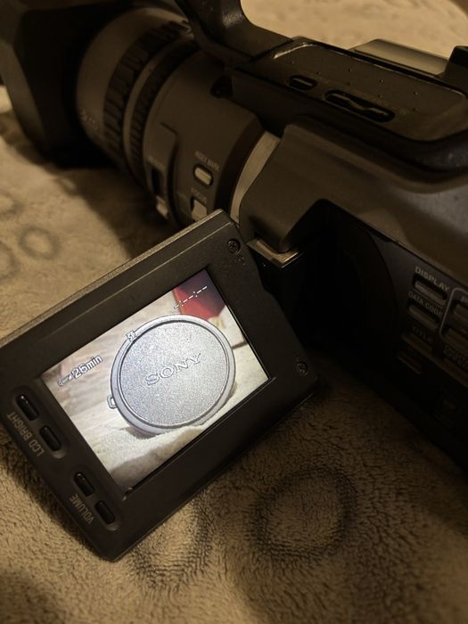 Камера Sony VX2100E