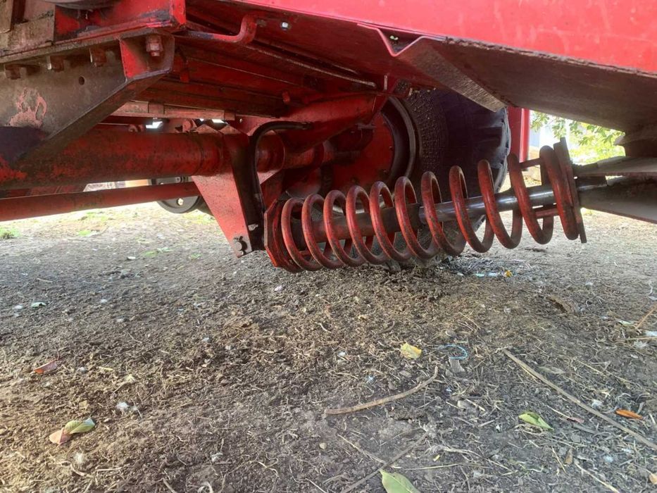 Запчастини до комбайна Massey Ferguson