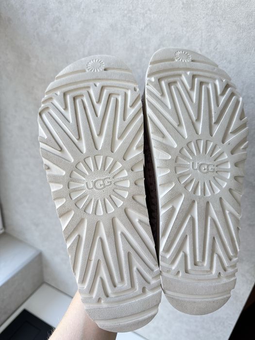 Сандалі/шльопанці/шльопкі UGG Goldenstar Glide 26.5 см