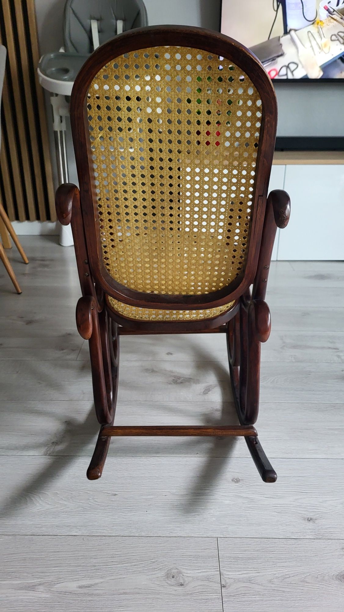 Fotel bujany dzieciecy