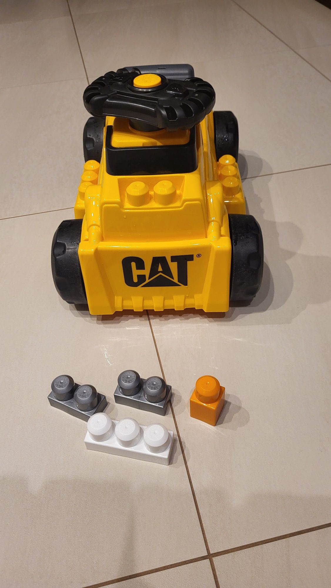 AUTKO chodzik do odpychania wraz z klockami CAT MEGABLOKS