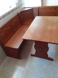 Mesa e cadeira de cozinha