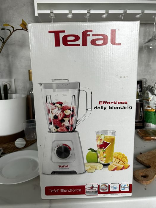 Блендер Tefal с чашою