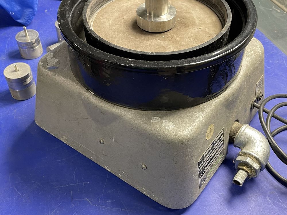 Polerka wibracyjna BUEHLER Vibramet Polisher do metalografii