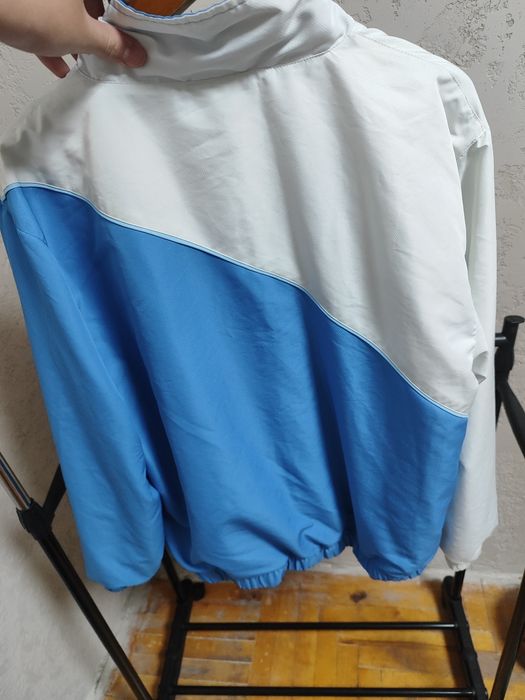 Біло-синя спортивка від бренду локост