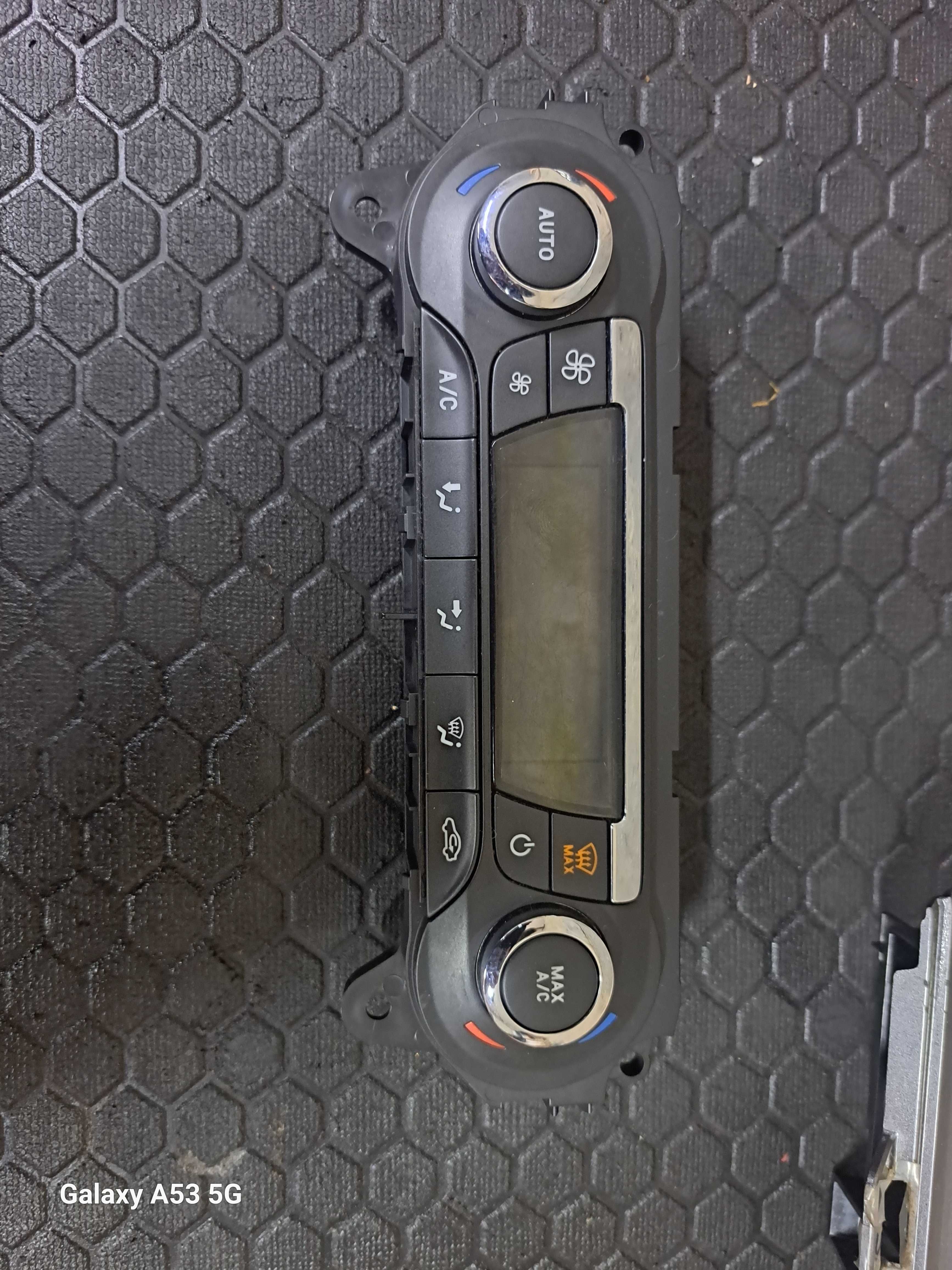 Panel klimatyzacji, obudowa, przyciski Ford Focus Mk3
