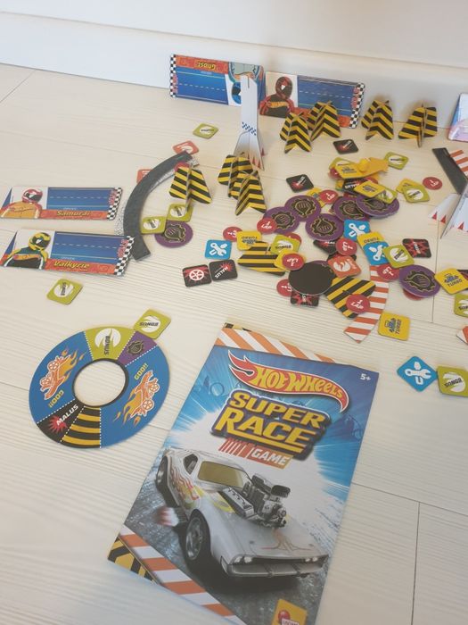 Gra.tor hotwheels super race game