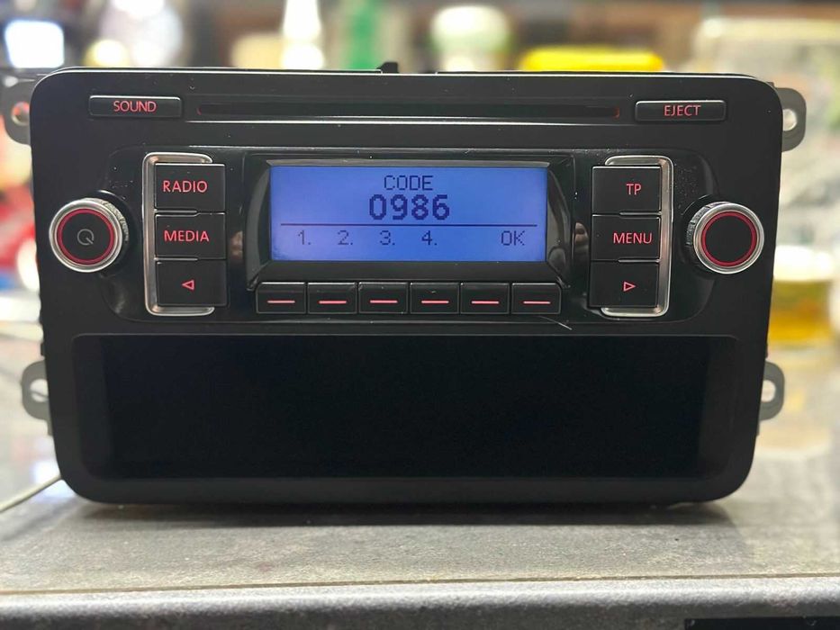 Radio VW Volkswagen RCD210 MP3 Passat b6 Golf 5 Caddy Polo Tiguan