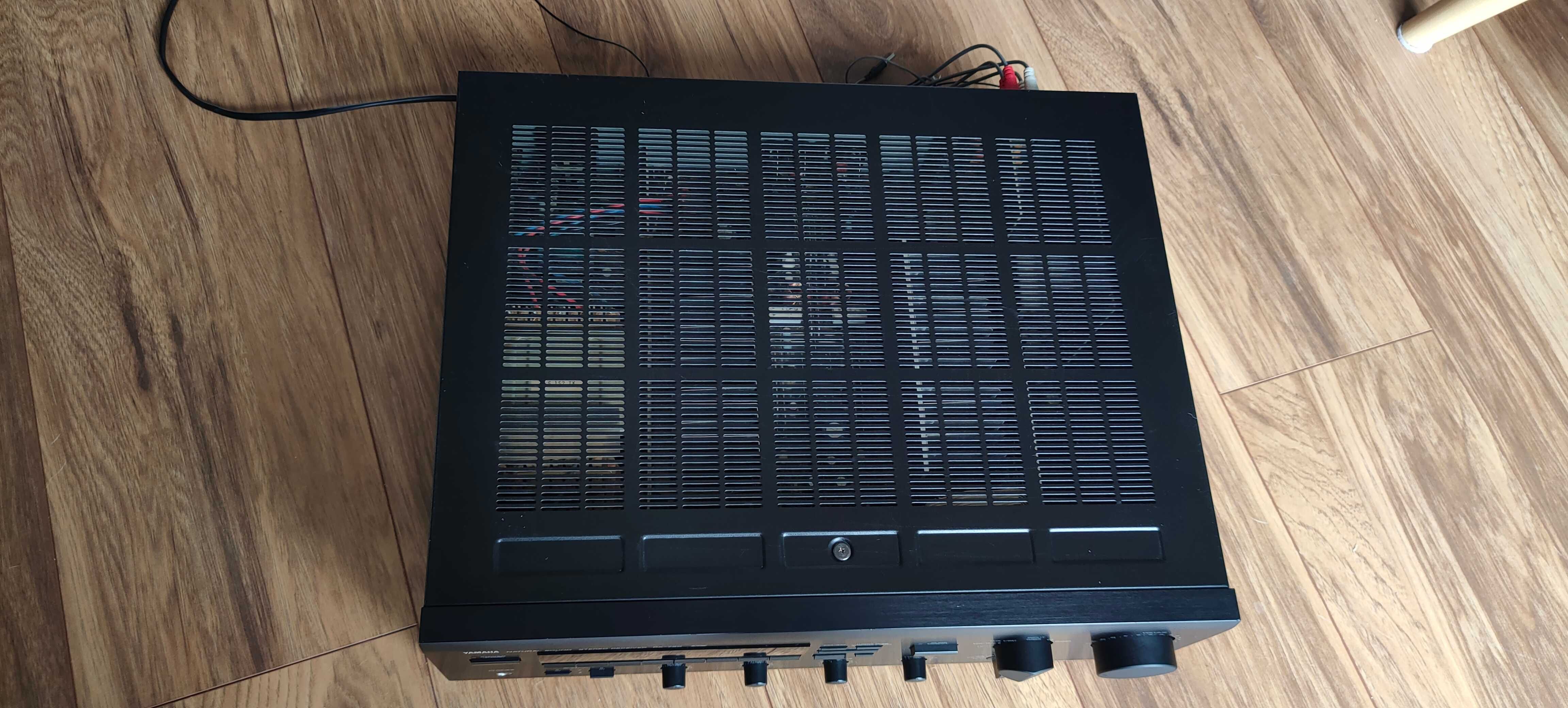 Amplituner stereo Yamaha RX-750