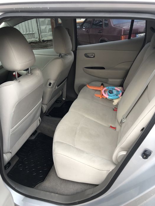 Продам Nissan Leaf 2013