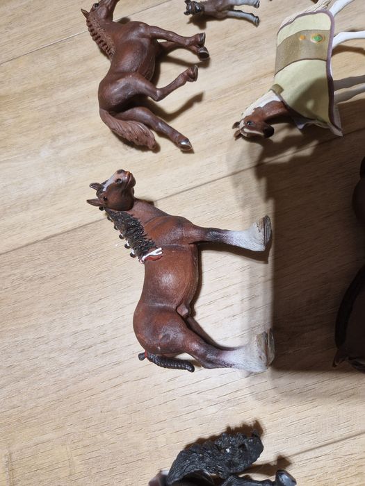 Zestaw koni Schleich plus samochód