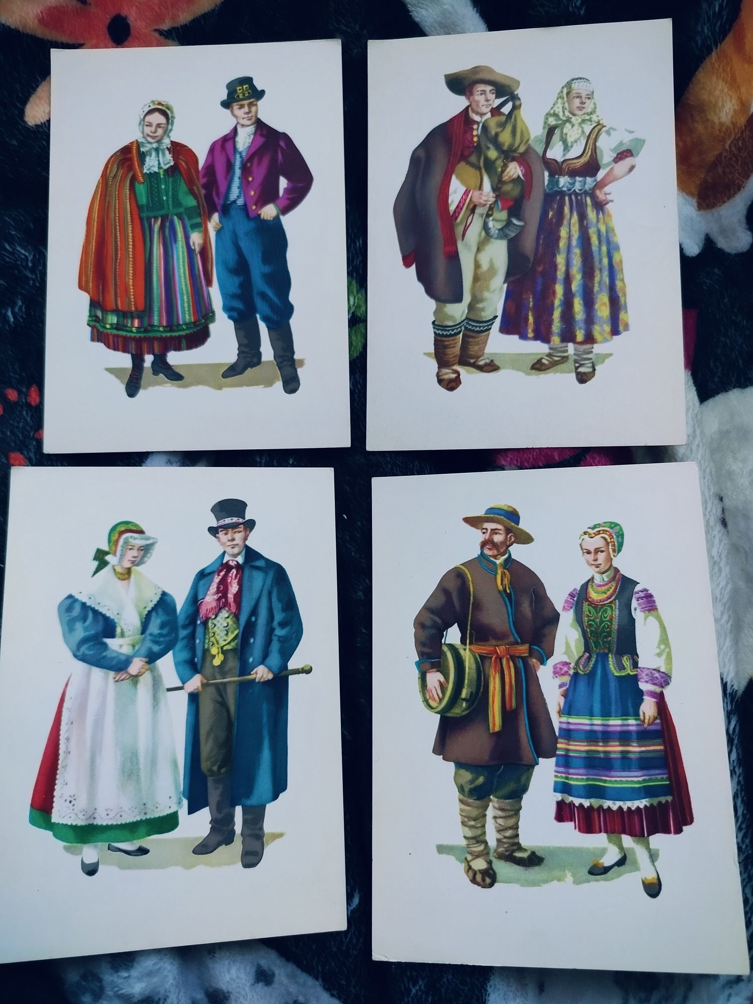 Pocztówki PRL Stroje ludowe.