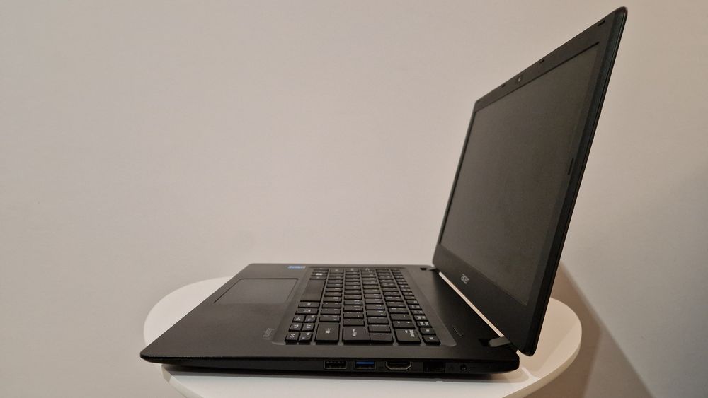 Acer Aspire V3-331 SSD, 12GB RAM, Windows 10, stan bardzo dobry