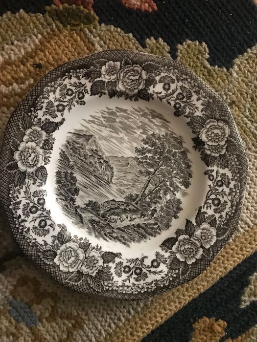 Louça antiga portuguesa e britânica