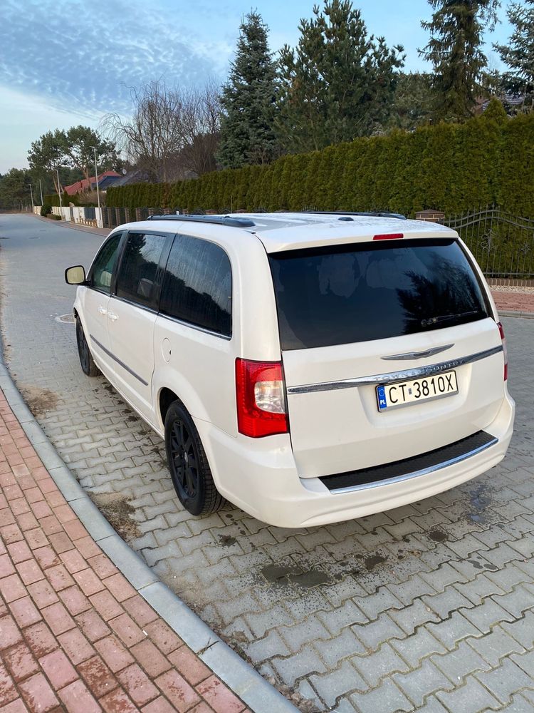 Chrysler Town and country