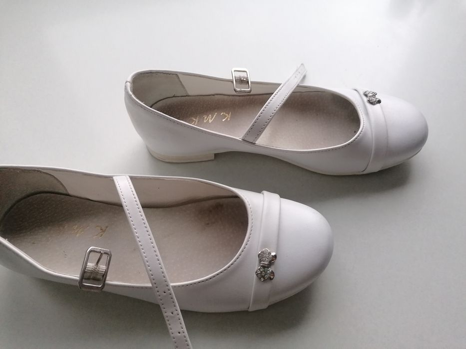 Buty komunijne r. 32