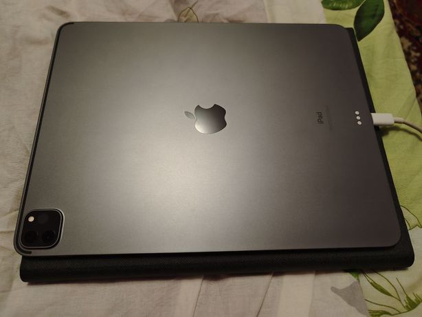 Apple iPad Pro 12.9 256gb 2020 a2229 + чехол-клава+ захисне скло
