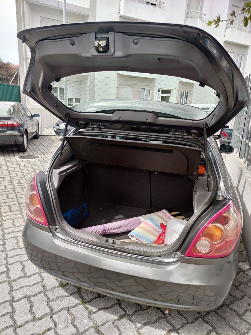 Nissan almera 2003