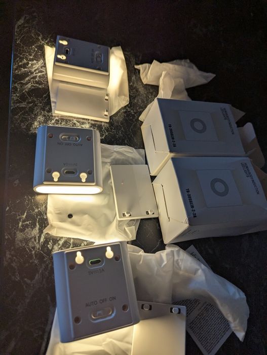 Розумні LED нічники, світильники з датчиком human presence