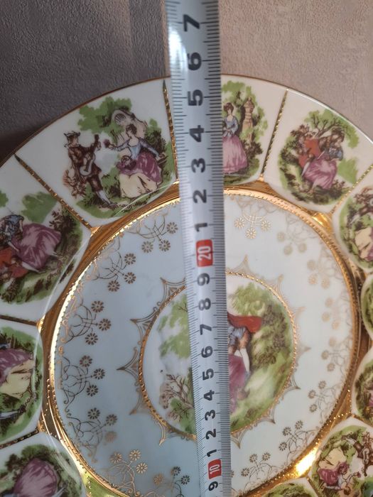 трехъярусная подставка для торта