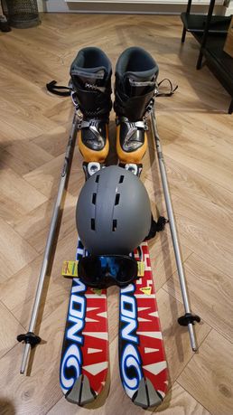 Zestaw Narty + buty + kask + kijki