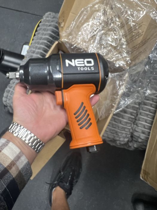 Гайковерт пневматичний ударний 1300 Нм NEO Tools 14-002
