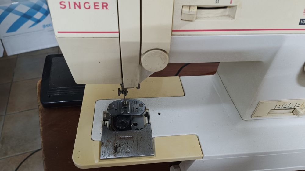 Máquina costura Singer