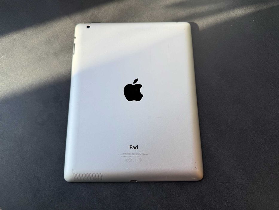 Tablet Apple iPad 4 gen. 16 GB WIFI bat- 82% + GW 3 msc