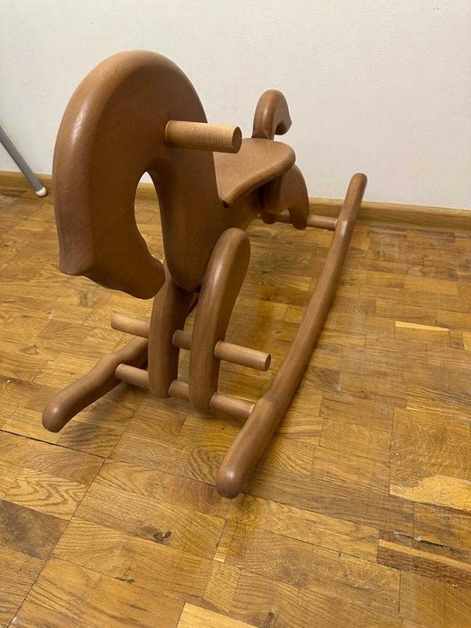 Дитячий коник-качалка