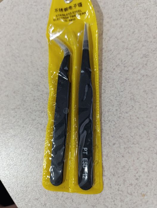 Pęsety do zakładania rzęs