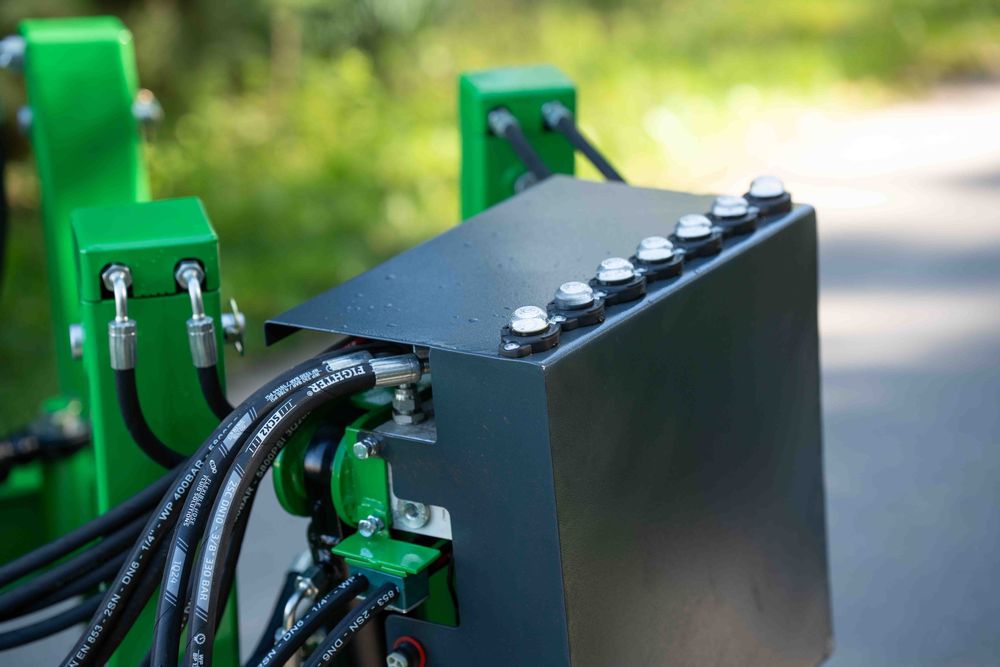 Przesadzarka do drzew i krzewów PD Premium z hydraulicznym skrętem