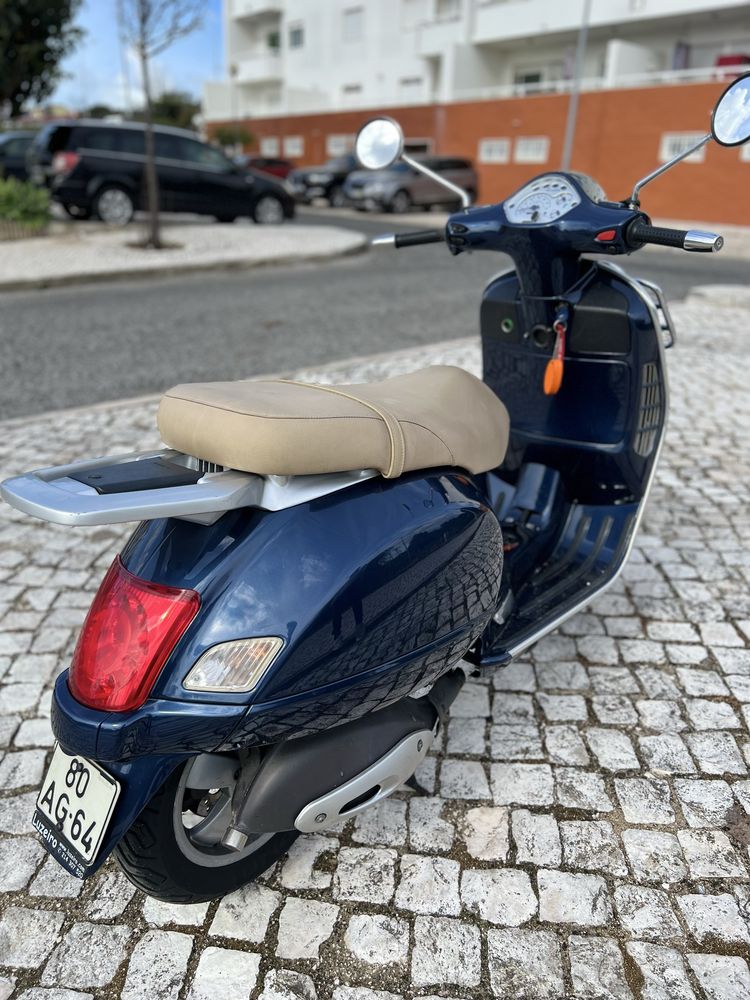 VESPA GT 200 - Linda !