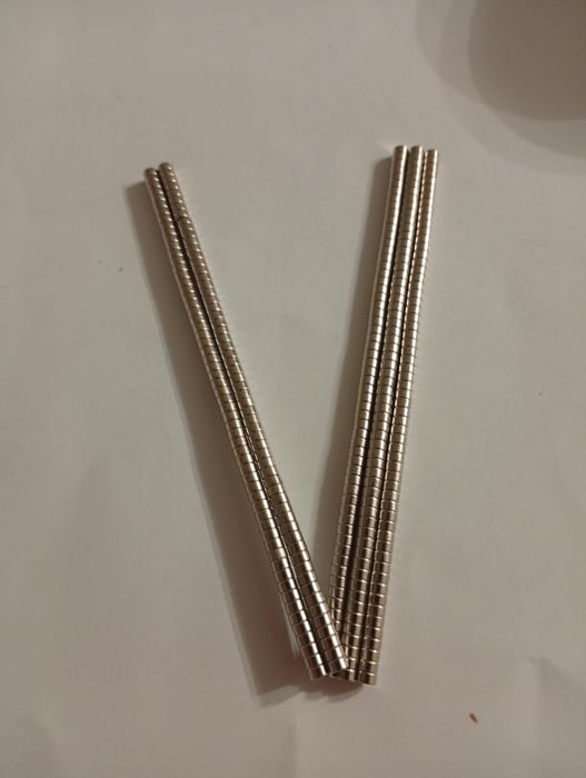 Zestaw 300 sztuk magnesów 3x3 mm, 3x1 mm, 4x1 mm