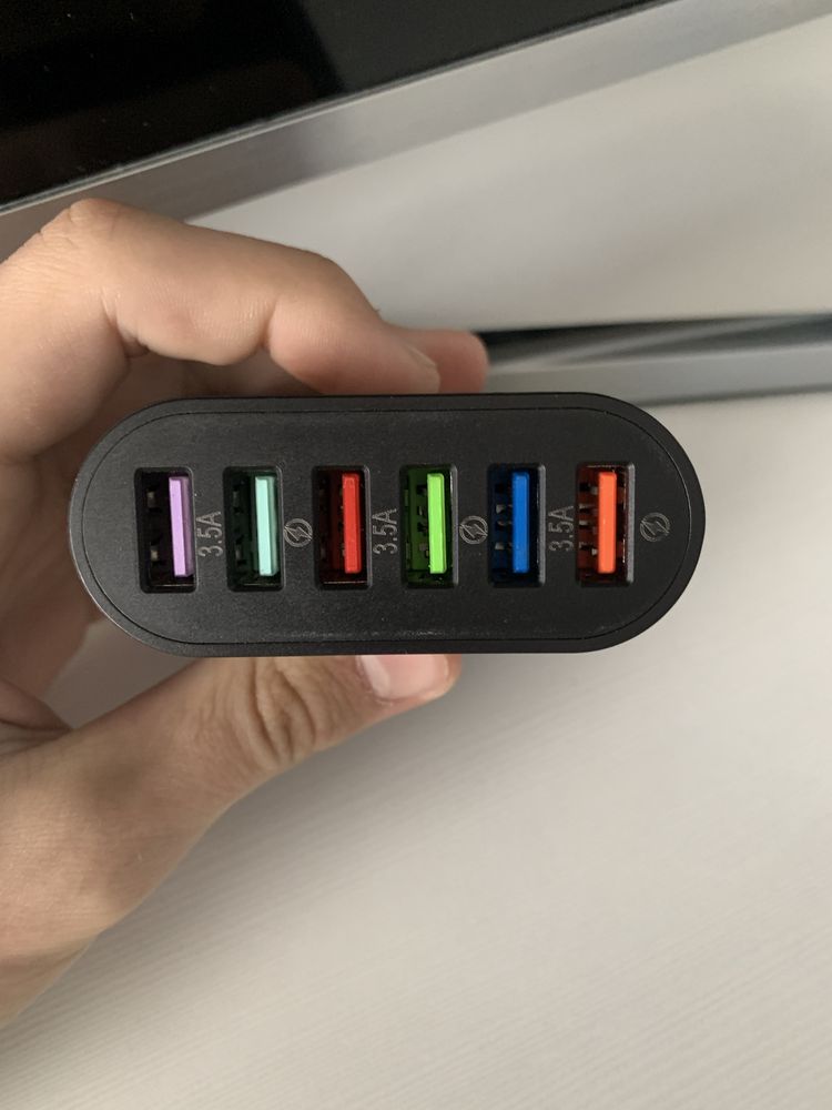 Зарядка usb на 6 портів