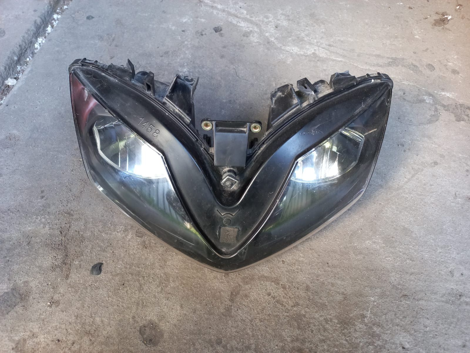 Lampa przód Honda cbr f4i